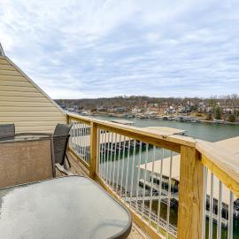 Pool & Beach Access: Lake of the Ozarks Condo