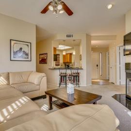 3 Mi to Sabino Canyon! Snowbird Escape w/ Pool, hotel in Tucson