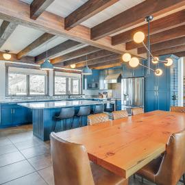 Fish, Hike & Ski: Mtn-View Gunnison Home w/ Sauna, hotel en Gunnison