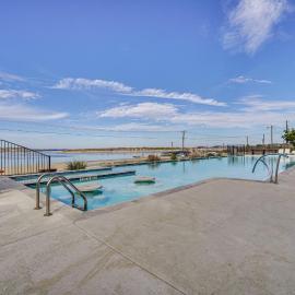 Pool Access, Walk to Water! Possum Kingdom Cabin、Grafordのホテル