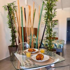 Bamboo, Studio Domaine l'Anse Pistolet Vue Unique, hotel din Anse-Bertrand