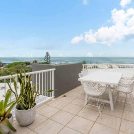 Coolum Beach Retreat