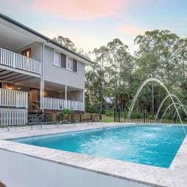 Glasshouse Retreat QLD