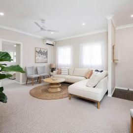 Glass House Cottage, hotel in Glass House Mountains