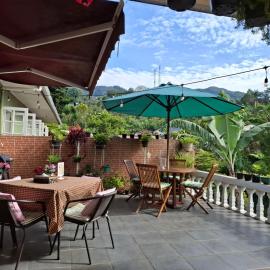 ParabonHaus Kopitiam - Bed & Breakfast