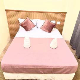 RV3 Prime Suites & Apartelle, hotel di Angeles
