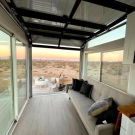 Joshua Tree Tiny Home - Remote & Modern Container Home on 5 Acres, готель у місті Джошуа-Трі