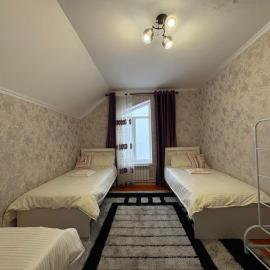 Gulzina Guest House, viešbutis mieste Kazarman