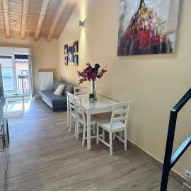 Apartamentos San Nicolás espaciosos para grupos junto a Laurel, hotel sa Logroño