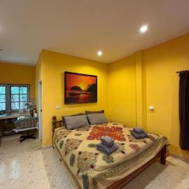 Good vibes bungalow at Ya Nui beach, hotel din Phuket