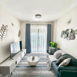 Serene Lakeside Luxury at Pacific Victorian
