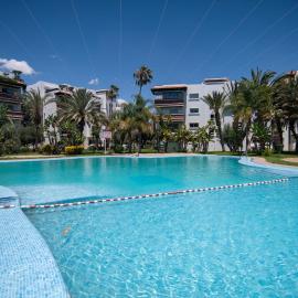 Luxury Apartment 120sqm with SeaView Unlimited WiFi and Optical Fiber, hotel in Agadir