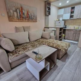 Square Apartment