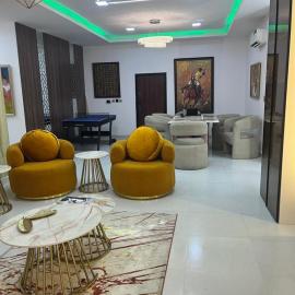 Ikoyi 4 Bedroom Penthouse Seaview Apartment with attendants and Ps5