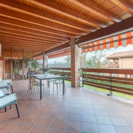 Appartamento con Piscina e Terrazzo
