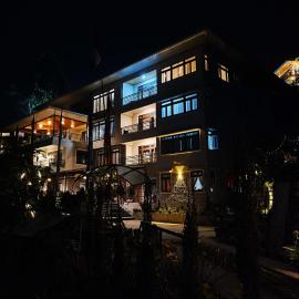 Nabhasa Courtyard Family Home and 2 BHK Apartments Mountain View Stay in Gangtok, Sikkim