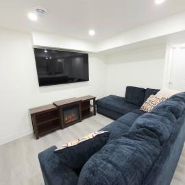 Niagara Cozy Suite - Modern 2Bed 15 min to Falls, מלון בטורולד