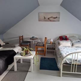 Chambre à l étage chez un particulier, hotell i Limeray