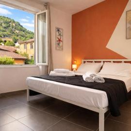 Central Vernazza Budget Rooms、ヴェルナッツァのホテル