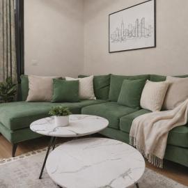 Red School Central Apartment New Bazaar, hotel in Tirana