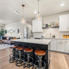 3BR Luxury Downtown Egg Harbor Water Views, ξενοδοχείο σε Egg Harbor