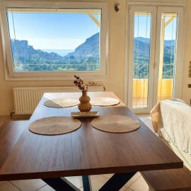 iLIONI-Corfu Luxe Living-Modern 2BR,2BA,Close to the sea، فندق في Vátos