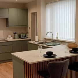 Martindale Close - 3 Bedrooms - Sleeps 5، فندق في وايتهيفين