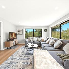 Sandy Bay Retreat Near Hobart CBD & Beach