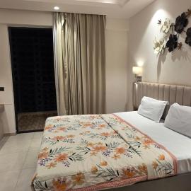 Shatakshi Residency Omaxe Hazratganj, hôtel à Lucknow