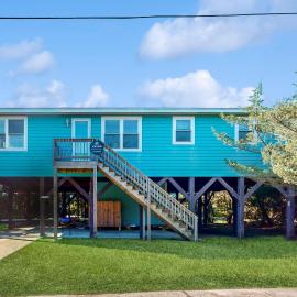 Frisco에 위치한 호텔 FO10 Island home with a shared pool, open layout, balcony, & AC - dog-friendly