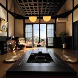Beachfront Irori، فندق في Suo Oshima