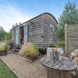 Herbie's Shepherd Hut - Uk50229, khách sạn ở Nottingham