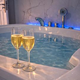 Love Room romantique avec jacuzzi prive & Parking