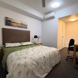 TJ Homes, hotel in Ross Island