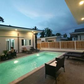 jessi house pool, hotel in Ban Nok