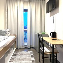 Compact single Room with Shared Bathroom ideal for travelers