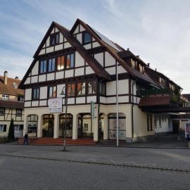 Hotel KRONE Garni, hotel em Deckenpfronn