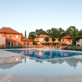 Chez domi piscine résidence claire rive, מלון בPrayssac