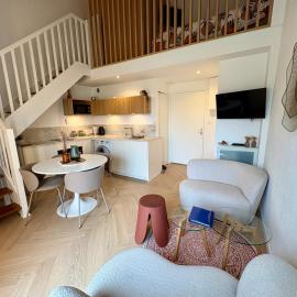 Appartement pieds dans l eau vue mer