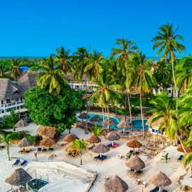 Paradise Beach Resort & Spa, hotell i Uroa