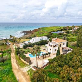Seafront Villa Agnanti in Nea Dimmata Paphos with private pool and games room, hotel in Nea Dimmata