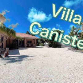 Beachfront Villa kanistel