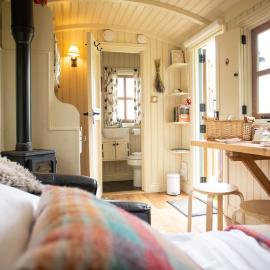 Morndyke Shepherds Huts, hotel in Thirsk