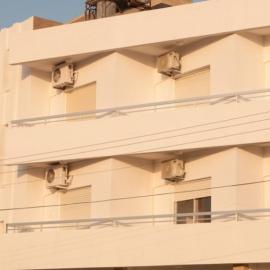 St. George Rent Rooms, hotel en Lárnaca