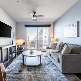 Landing Chic 1BD Gym Rooftop Lounge