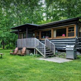 3-Bedroom Cottage on Balsam Lake in Kawarthas #14, hotel in Kawartha Lakes