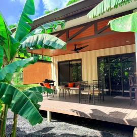 M&M Container Home, hotel v destinácii Sardinal