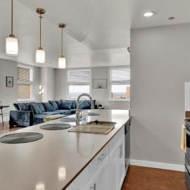 HEB04 Spacious & Stylish 2 Bedroom Condo Downtown Fort Worth, Free Parking, Walk to Convention Center, hotel a Fort Worth