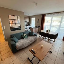 Appartement F2 1,5km de la gare de Chartres, hotel v destinácii Lucé