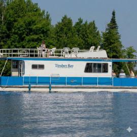 Luxury Bass Houseboat - Party Platform - Group of 6 People - HB09, hotel v destinaci Babbitt
